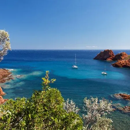 Renove Avec Terrasse St Raphael *