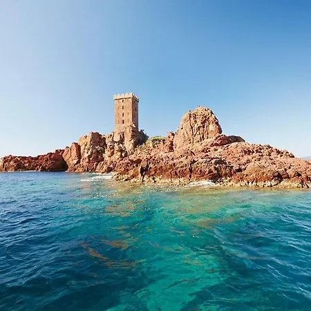 Casa vacanze Rénové Avec Terrasse St Raphael