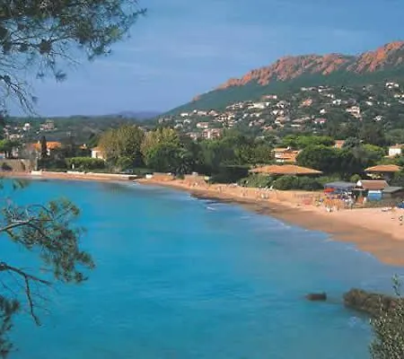 Renove Avec Terrasse St Raphael