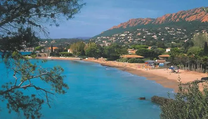 Renove Avec Terrasse St Raphael