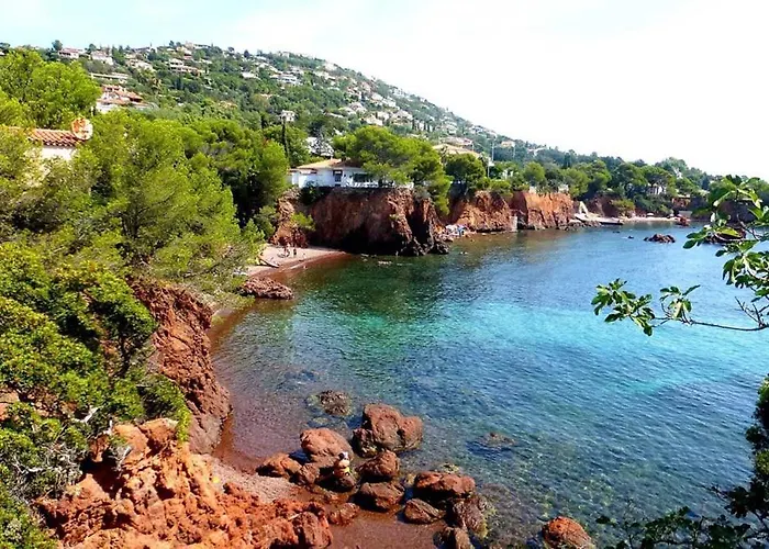 Renove Avec Terrasse St Raphael * Saint-Raphael (Var)