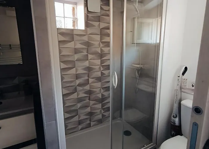 Renove Avec Terrasse St Raphael 펜션 *